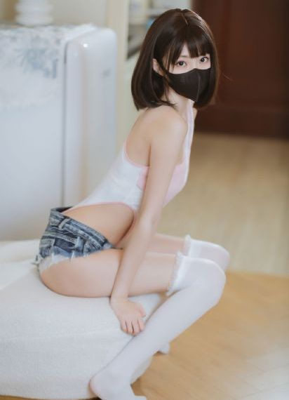 翘臀后进少妇大白嫩屁股图片_超清HD在线观看