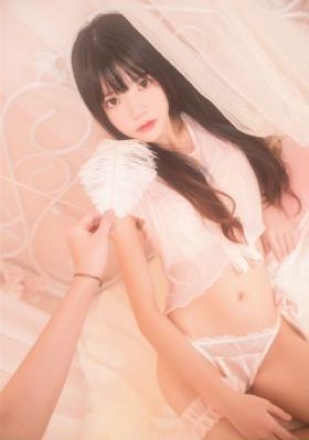 极品美女大尺度私房写真_DVD高清在线